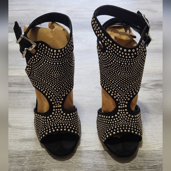 Studded black 5 inch heels - Picture 1 of 4